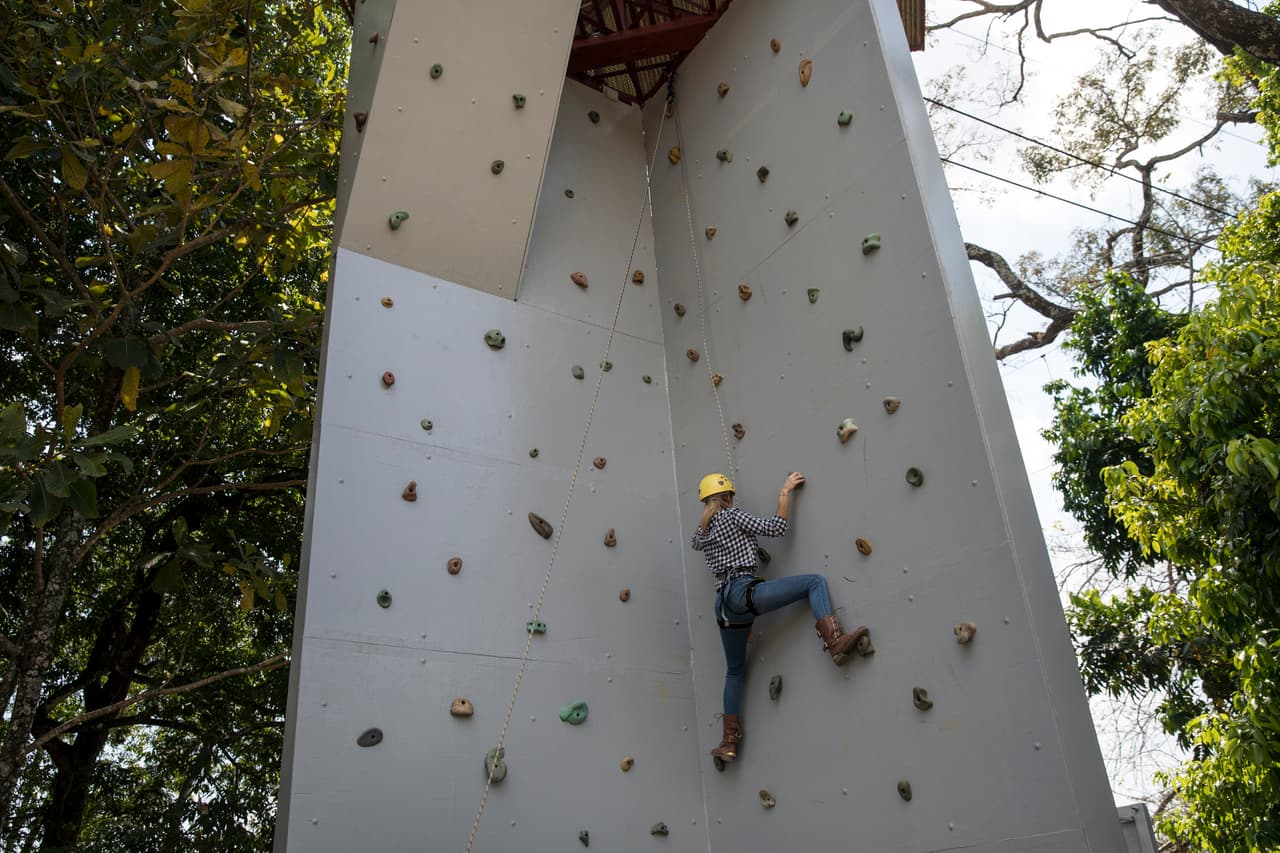 Puede realizar rock climbing, aunque debe tener en cuenta que algunos condados han cerrado los parques de sus ciudades.