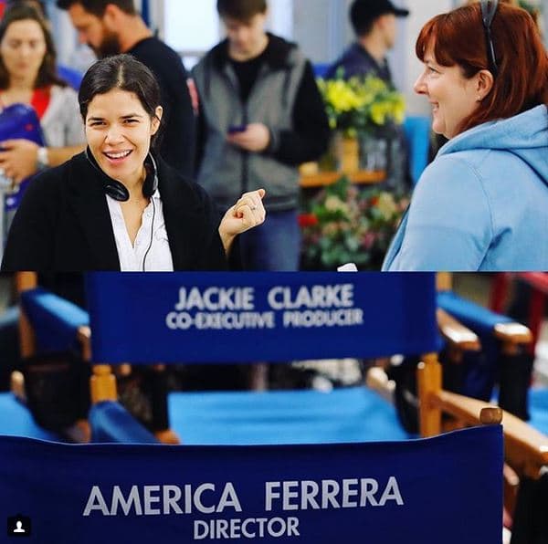 America Ferrera ha cerrado así un inicio de año inmejorable. Además de triatleta, activista y ahora futura madre, ha debutado ya como directora en la serie que protagoniza.