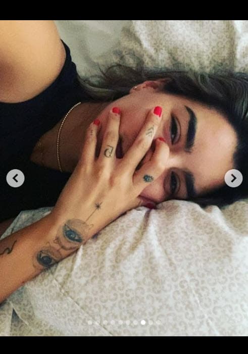 Tras estas publicaciones, Araujo ya no volvió a mostrar o responder algún otro señalamiento hacia su cuerpo o manera de vestir.
<br>