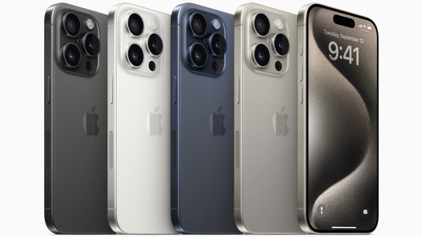 El iPhone 15 Pro y el iPhone 15 Pro Max estarán disponibles en cuatro nuevos e impresionantes acabados: titanio negro, titanio blanco, titanio azul y titanio natural.