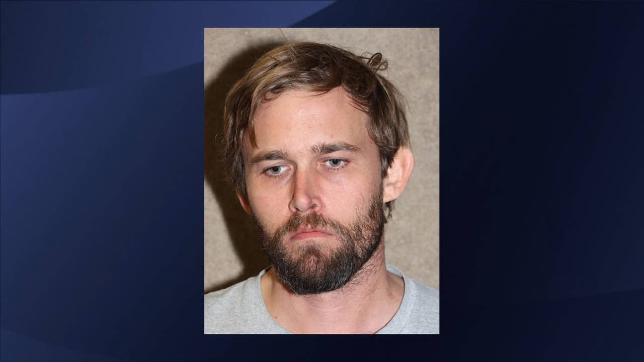 Control de bienestar lleva a un atrincheramiento y enfrentamiento con SWAT en Glendale