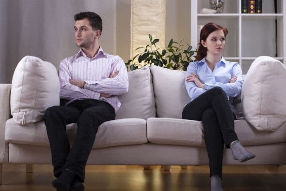 Así, los casados que fundamentan su relación en emociones negativas, no podrán prosperar. Un casado debe saber que no podrá estar con su pareja sólo hasta que deje se ser divertida la relación.