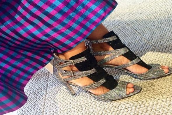 Y ella no se quedó atrás. Lucía espectacular y sus zapatos ni se diga. (fotos: Twitter)