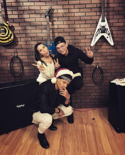 Durante los ensayos, Zhamira y Christian tuvieron tiempo de tomarse una foto junto a su coach.