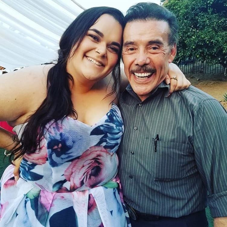 Don Pedro Rivera no dejó pasar oportunidad alguna para tomarse fotos con todos sus nietos e hijos que asistieron a la boda.