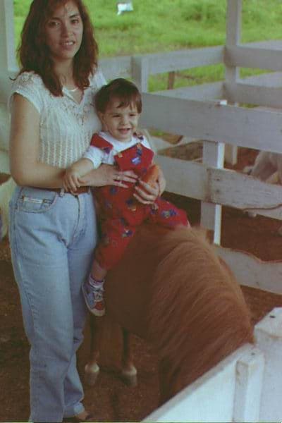 A Johann le pone de mal humor el tráfico, le encanta la comida japonesa y su héroe es SpiderMan.