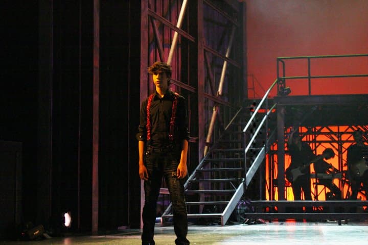 A Johann le pone de mal humor el tráfico, le encanta la comida japonesa y su héroe es SpiderMan.