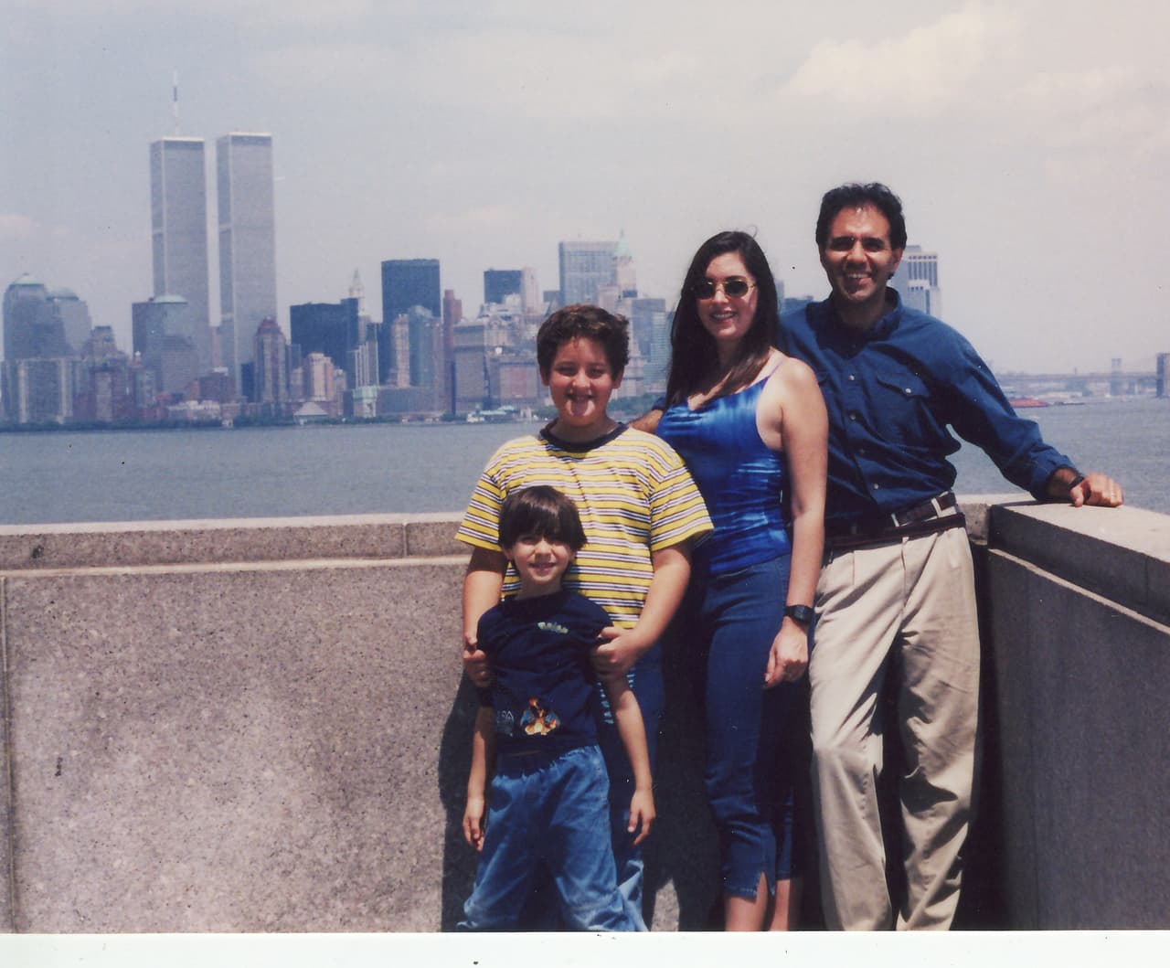 A Johann le pone de mal humor el tráfico, le encanta la comida japonesa y su héroe es SpiderMan.