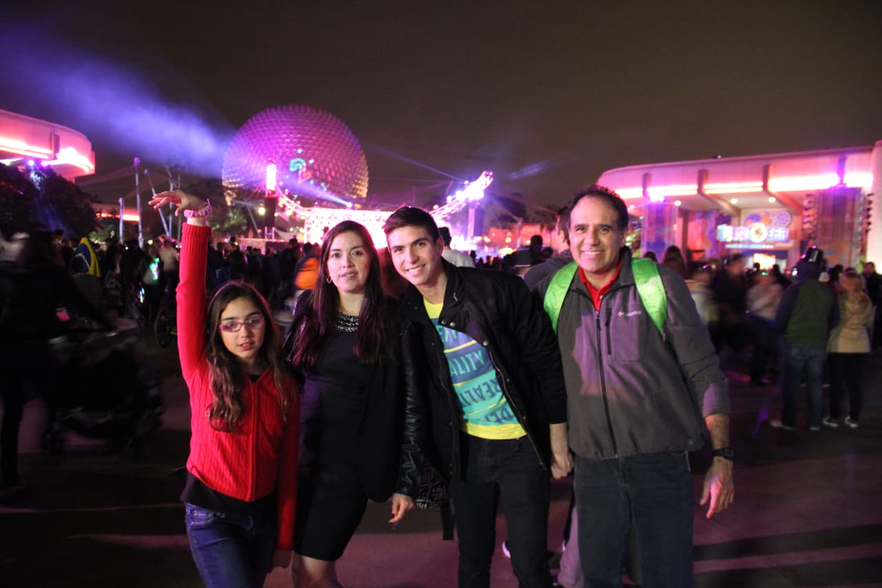 A Johann le pone de mal humor el tráfico, le encanta la comida japonesa y su héroe es SpiderMan.