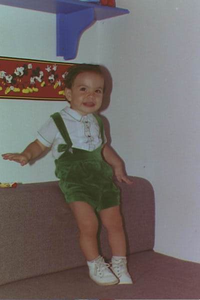 A Johann le pone de mal humor el tráfico, le encanta la comida japonesa y su héroe es SpiderMan.