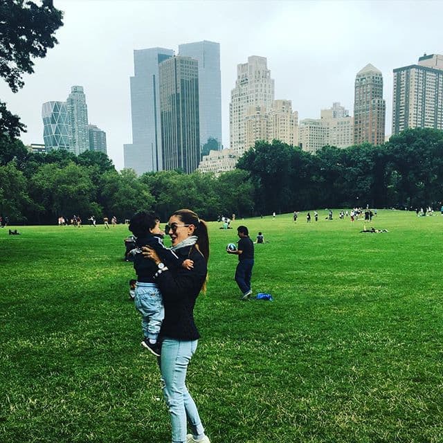 La hermosa parejita no perdió oportunidad de visitar Central Park.