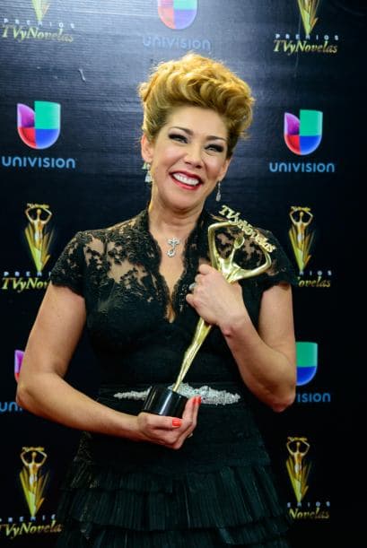 Cynthia Klitbo como Mejor Actriz Coestelar en De que te quiero te quiero.