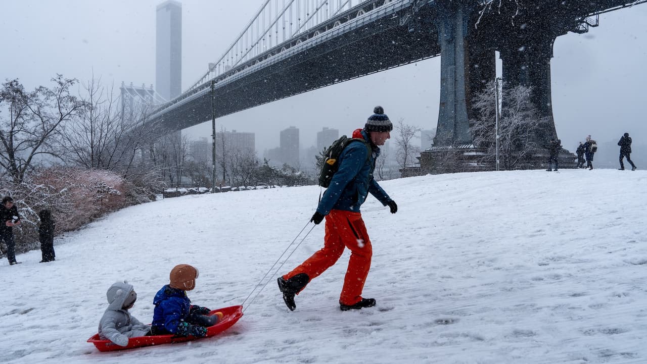 Alerta por clima invernal en Nueva York: se esperan hasta 5 pulgadas de nieve este domingo