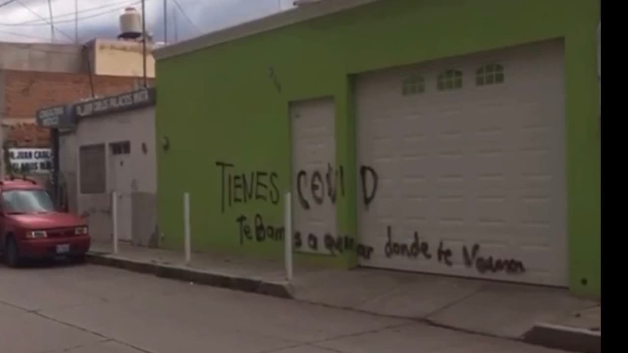 Amenazan con quemar a una enfermera que resultó contagiada de coronavirus en México