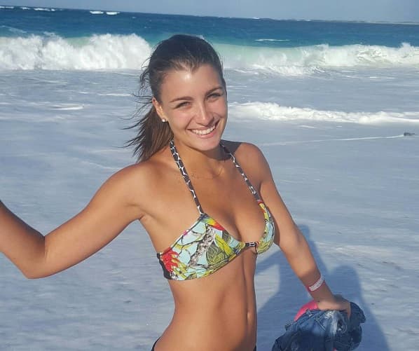 Repasa con nosotros los bikinazos más candentes de la modelo y actriz venezolana, ¿estás preparado?