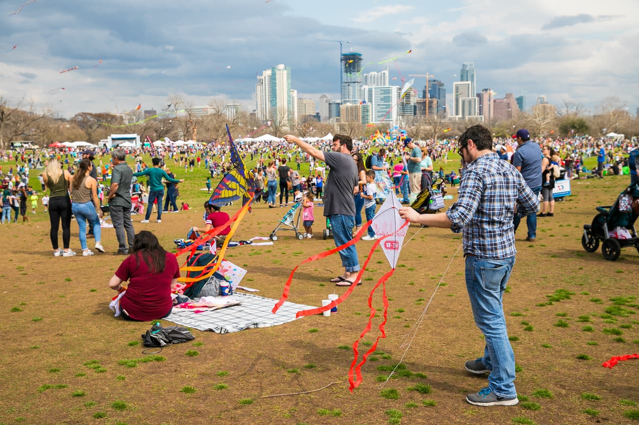 También habrá una exhibición de cometas y un concurso comunitario de cometas, un concierto para niños y una zona para mascotas.