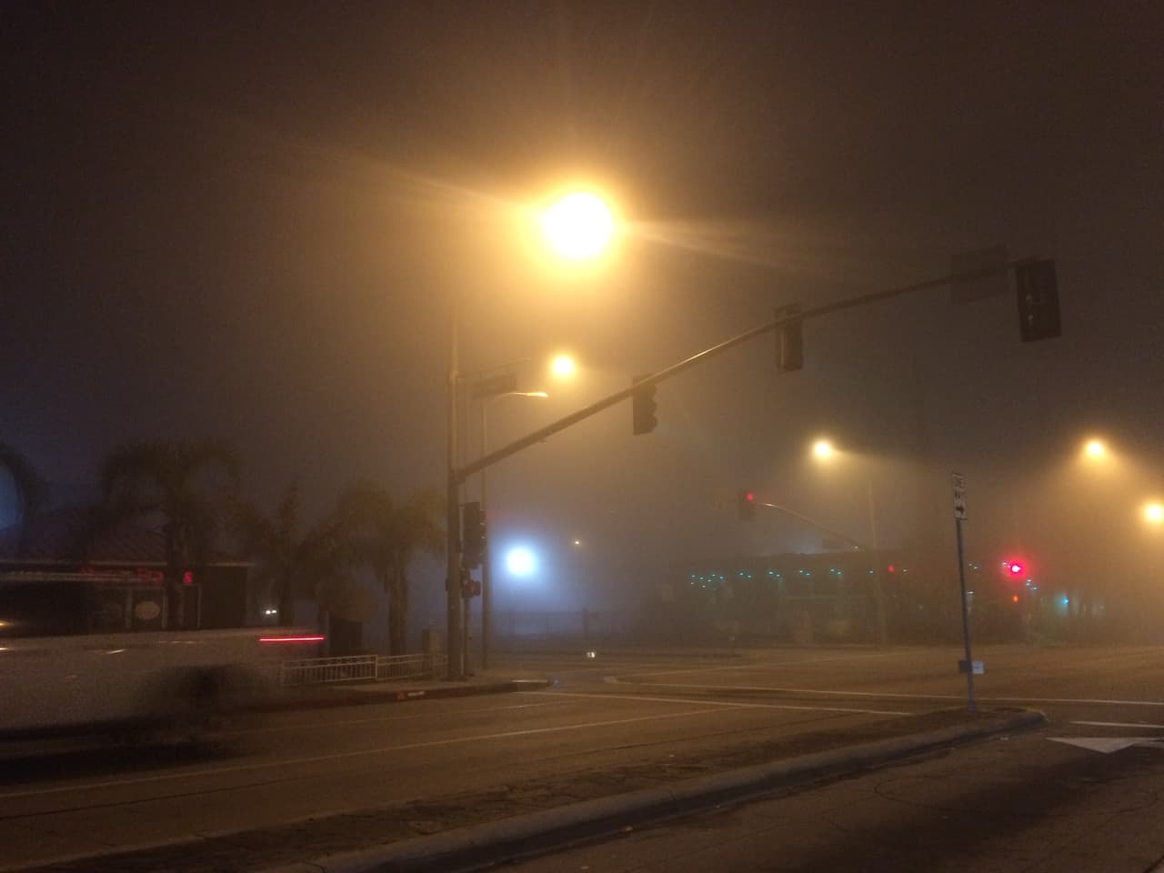 Neblina envuelve el sur de California 
