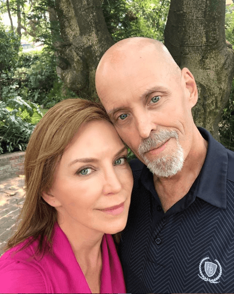 Laura Flores no dio mayores detalles de la ceremonia religiosa que se efectuó en Florida, pero sí recibió felicitaciones a la distancia por parte de algunas celebridades. 
<br>