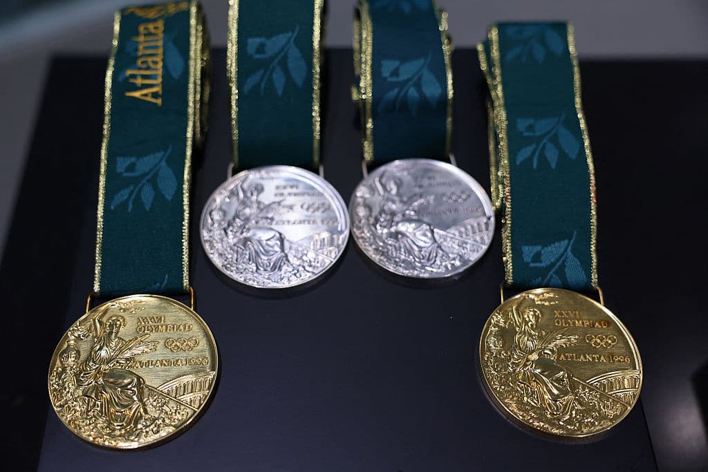 En Atlanta 1996, Hall Jr. ganó dos medallas de plata y dos de oro, que lo motivaron aún más a seguir creciendo en la disciplina de la natación.