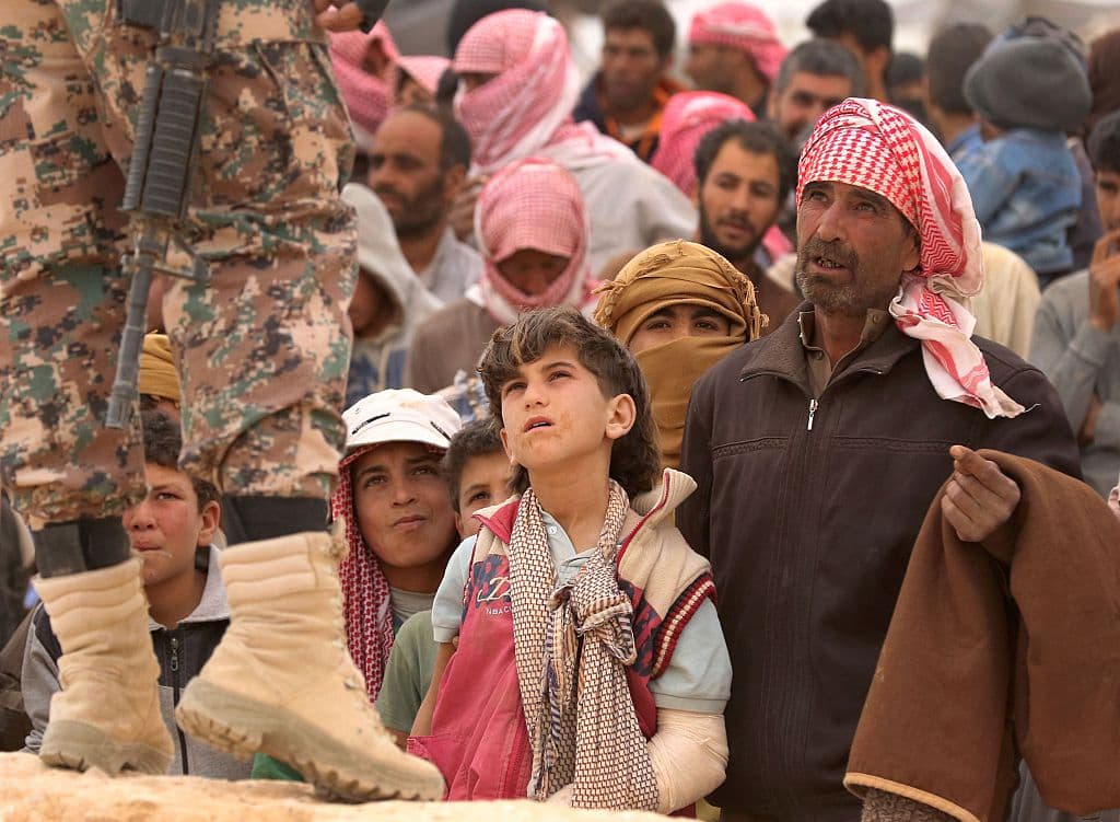 Debemos ofrecerles ayuda a los refugiados