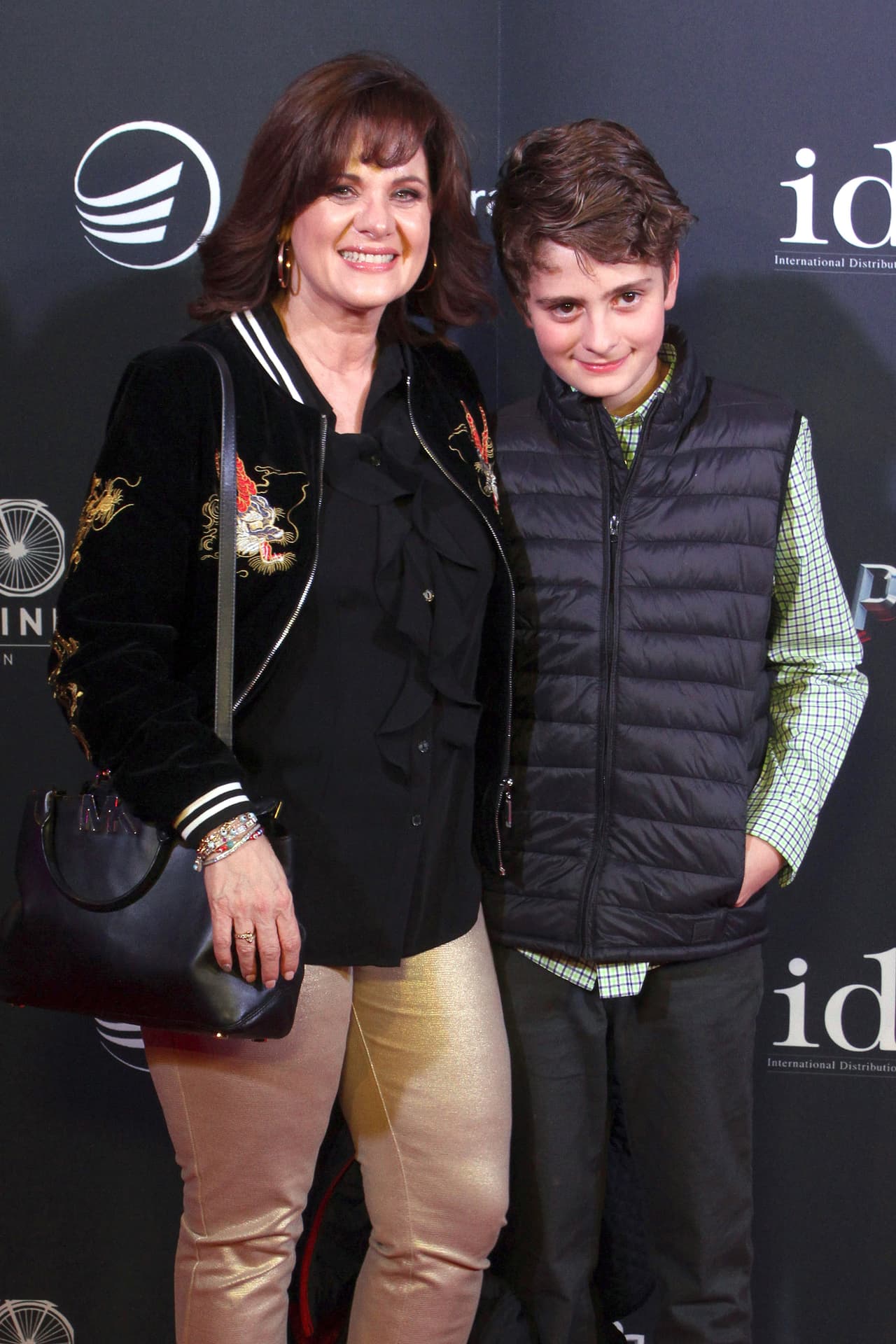 <b><a href="http://www.univision.com/temas/erika-buenfil">Erika Buenfil</a></b> y su hijo
<b>Nicolás</b> son todo lo contrario a la relación madre e hijo que tienen 'Mercy' y 'Ryan' en la telenovela
<b><a href="http://www.univision.com/novelas/la-doble-vida-de-estela-carrillo">'La doble vida de Estela Carrillo'</a></b>.