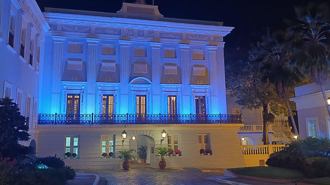 La Fortaleza se ilumina de azul por la diabetes   