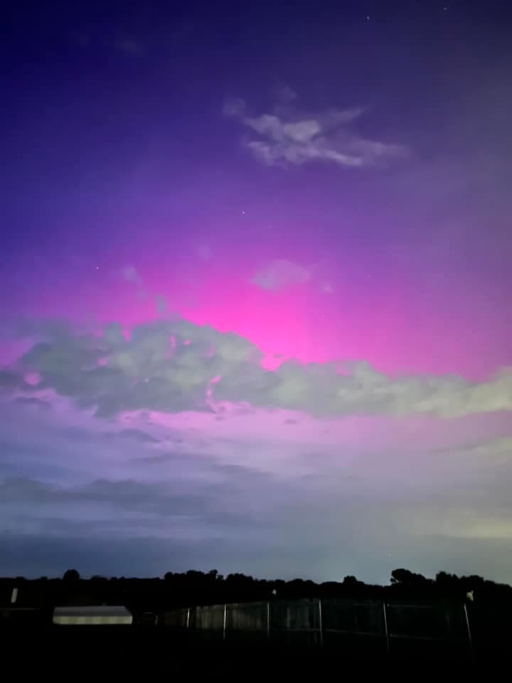 Entre las 8:30 y 9:00pm, Isabel Delgado capturó esta fotografía en Azel, Texas.