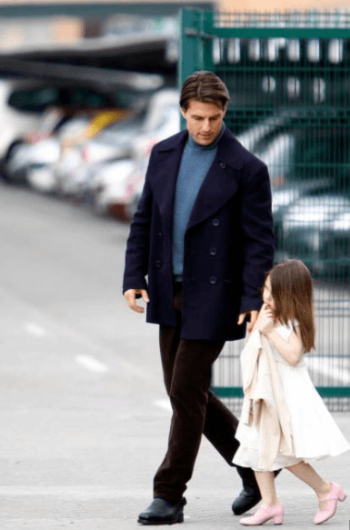 Además, la relación de Suri con su padre cambió y se produjo un distanciamiento. En años no se ha visto a la estrella de 'Mission: Impossible' en público con su hija.