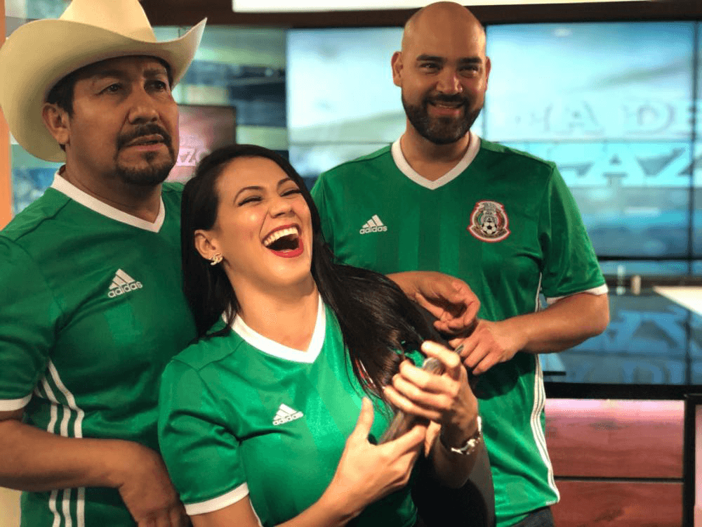 Tú podras ganar hasta 
<b>MIL DÓLARES</b>, tan solo con acertar a nuestras preguntas.