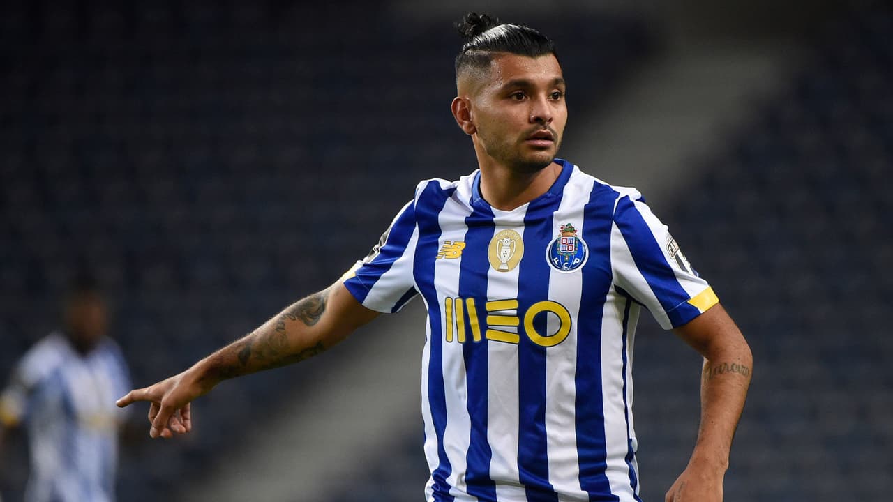 ¡'Tecatito' Corona es el más caro de Portugal!