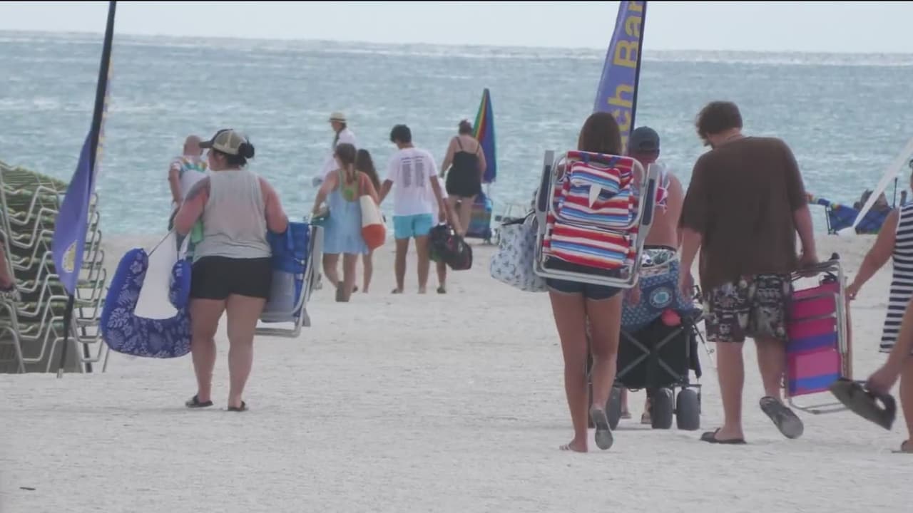 Sarasota extiende horario de salvavidas para garantizar la seguridad de los bañistas