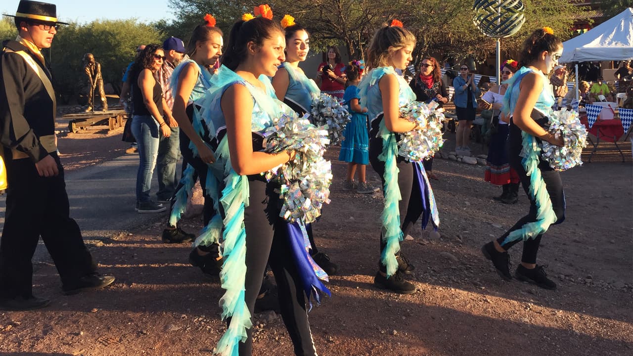 Un grupo de jóvenes estudiantes de la secundaria de Nogales, Arizona.