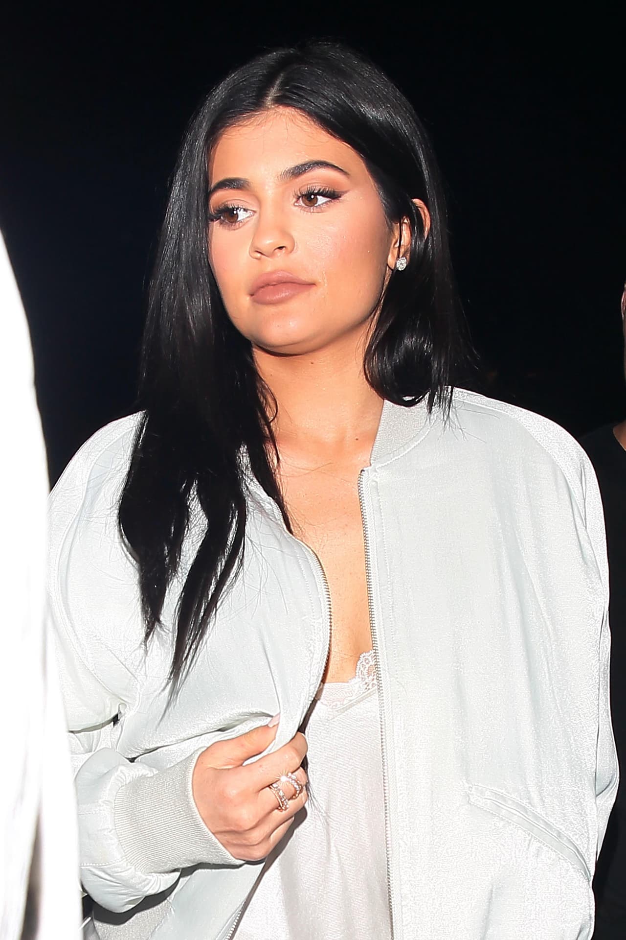 La acompañaba su hermanita Kylie.