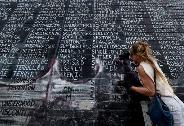 El monumento fue elaborado por un veterano del ejército en 1992 y ha sufrido daños en varias ocasiones.