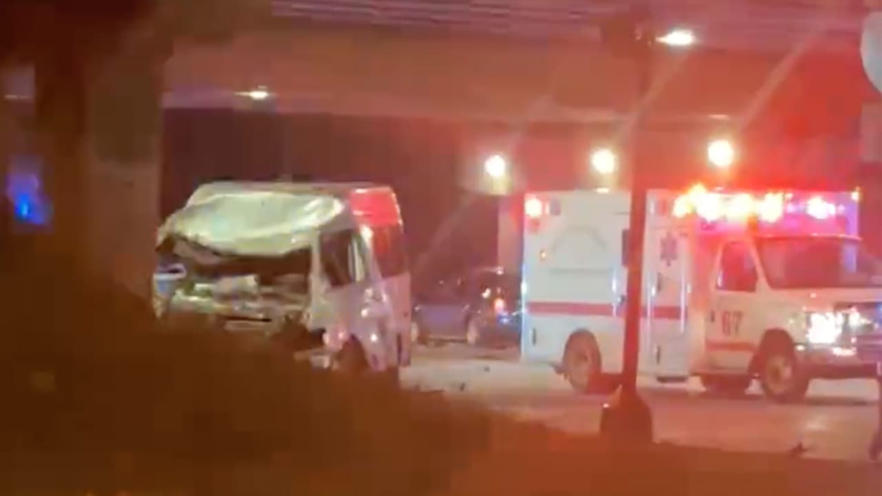 Choque y volcadura en autopista Stevenson deja dos hombres muertos y un herido grave