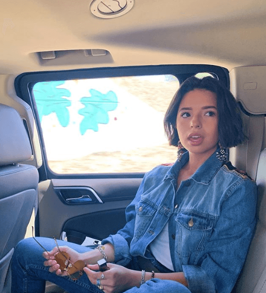 Ángela ha cantado temas navideños en la producción ‘Navidad con Ángela Aguilar’, que cuenta como su primer disco.