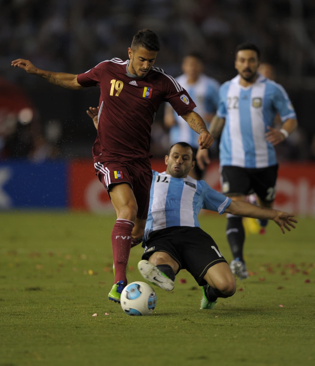 Los hermanos 
<b>Frank y Rolf Feltscher </b>se decidieron por la selección de Venezuela en el camibo a Brasil y Rusia, a pesar de haber nacido en Suiza y tener una larga trayectoria en su fútbol.