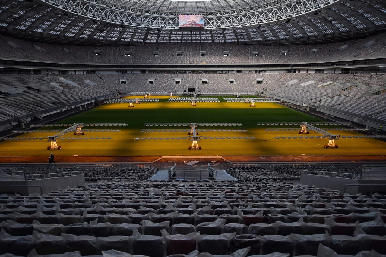 Entre las remodelaciones para la Copa del Mundo, el Luzhniki a no tendrá pista atlética, tendrá un nuevo gramado y las sillas serán cambiadas.