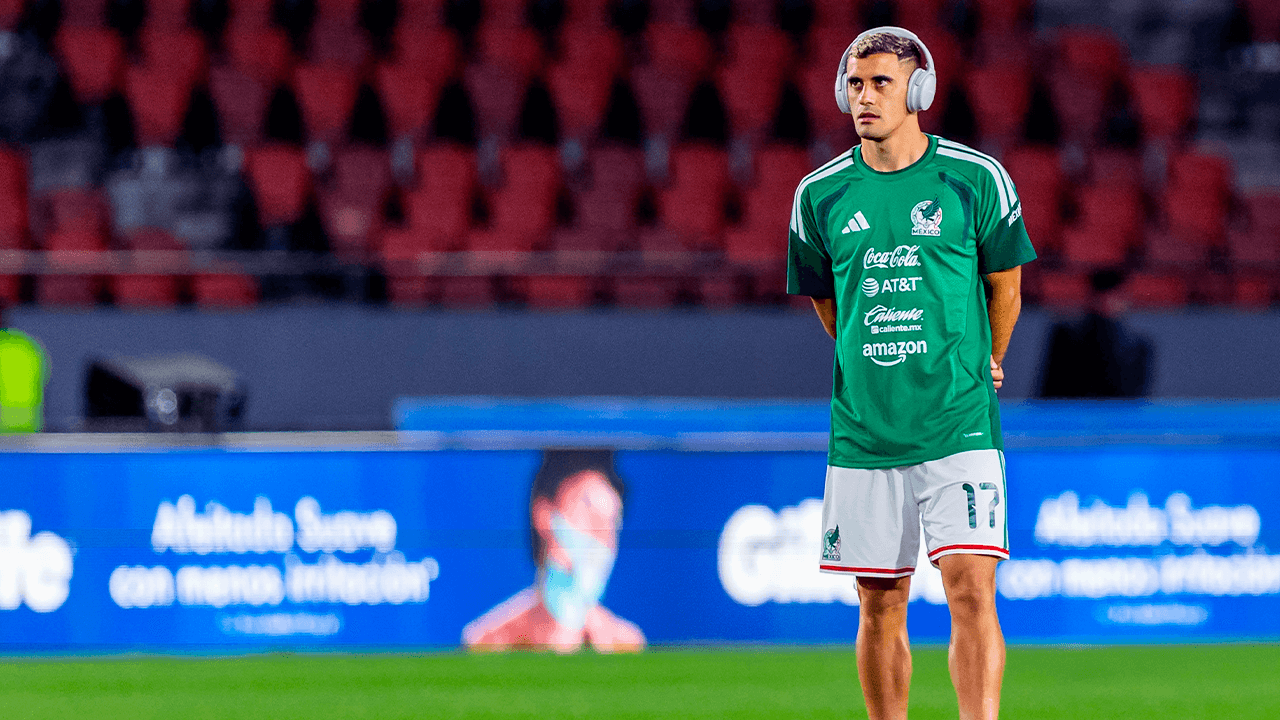 ¿Y el 10 lo guardaron a Gil Mora? El Tri sorprende con alineación