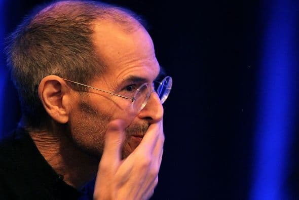 El 17 de enero de este mismo año, Steve Jobs anunció que abandonaba de nuevo las riendas de su empresa por tiempo indeterminado por razones de salud