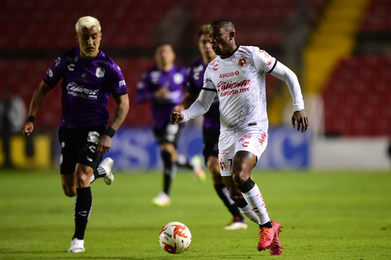 Con gole de Jualián Velázquez, Hugo Silveira, Jordi Cortizo y Vladimir Loroña, Gallos y Xolos nos regalan un entretenido empate en la Corregidora.