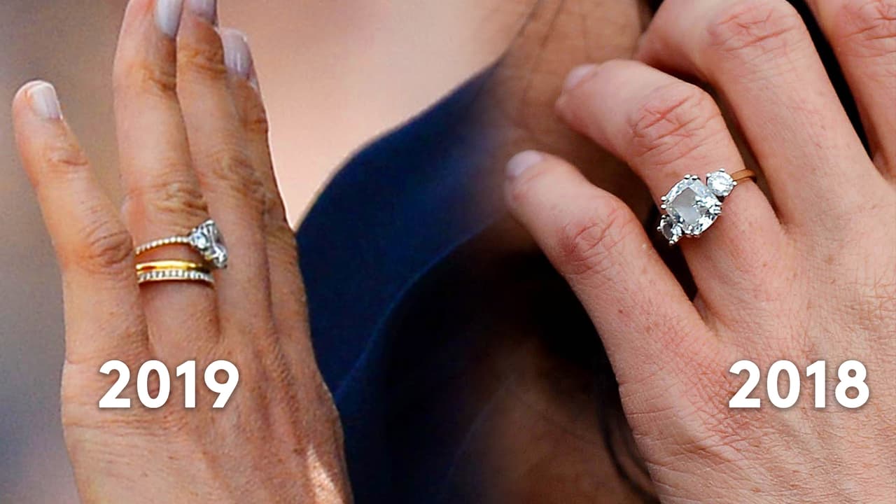 De acuerdo con 
<a href="https://www.townandcountrymag.com/style/jewelry-and-watches/a28157762/meghan-markle-redesigned-engagement-ring-photos/" target="_blank">la revista Town and Country</a>, el anillo parece que se ha modificado, y ahora presenta una banda delgada, a diferencia del anillo original, que era de oro amarillo.