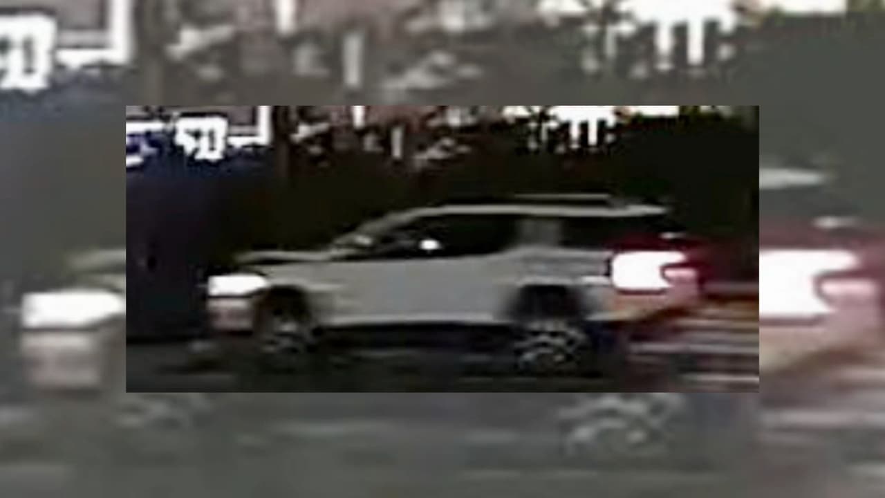 Autoridades buscan al conductor que atropelló a una mujer y se dio a la fuga en Cheltenham 