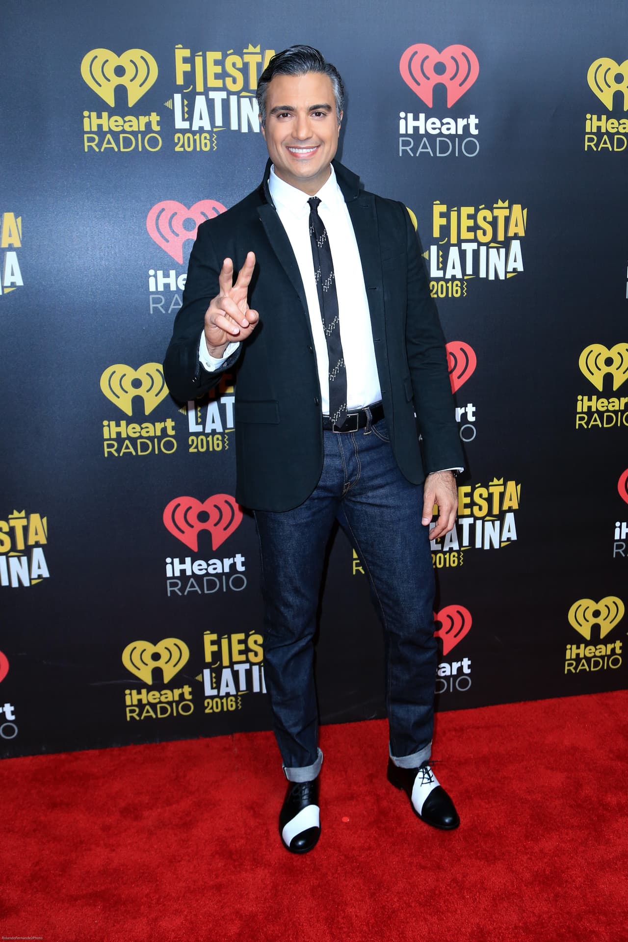Su nombre completo es 
<b><a href="http://www.univision.com/programas/novelas/asi-celebro-jaime-camil-el-cumpleanos-de-su-hija-fotos">Jaime Federico Said Camil de Saldaña Da Gama</a></b>, pero simplemente lo hizo fácil y se quedó como 
<b><a href="http://www.univision.com/temas/jaime-camil">Jaime Camil</a></b>.