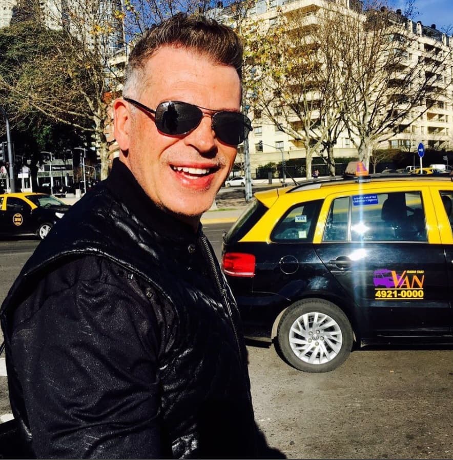 Sergio Goyri siempre ha sido considerado todo un galán y ahora que estrenó este look sofisticado, nos recordó al gran Mauricio Garcés.