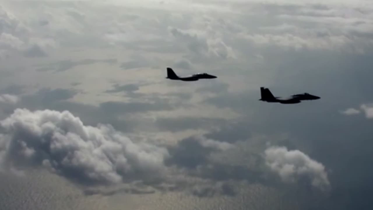 EEUU rescata a tripulante en Irán; Trump exige reabrir comercio en Ormuz