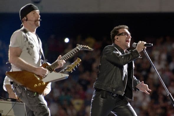 1. U2- Los años no han gastado a esta banda irlandesa, por el contrario su experiencia y excelente trabajo les da la posibilidad de ser uno de los grupos favoritos entre los amantes del rock. Su gira "U2360°" fue calificada como una de las más taquilleras de todos los tiempos, de acuerdo con Pollstar, recaudando en su última ronda de espectáculos un monto superior a los $156 millones.