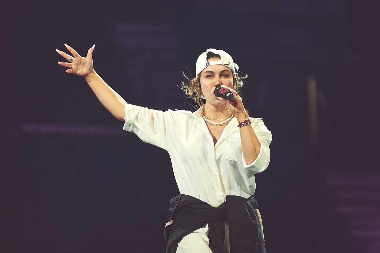 La cantante preparó el performance de su tema 'Porque Soy Abeja Reina', muy esperado por sus seguidores.