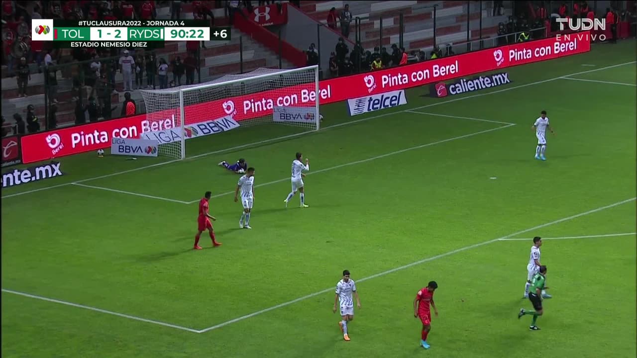 ¡TIRO ATAJADO! disparo por Daniel Álvarez.