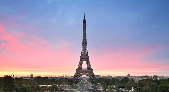 <b><a href="https://www.univision.com/local/austin-kakw/aeropuerto-de-austin-ofrecera-vuelos-sin-escalas-a-paris">Paris (CDG) </a></b>
<br>Francia 
<br>Los vuelos directos serán con la aerolínea Norwegian Air y comienzan en mayo 2020.